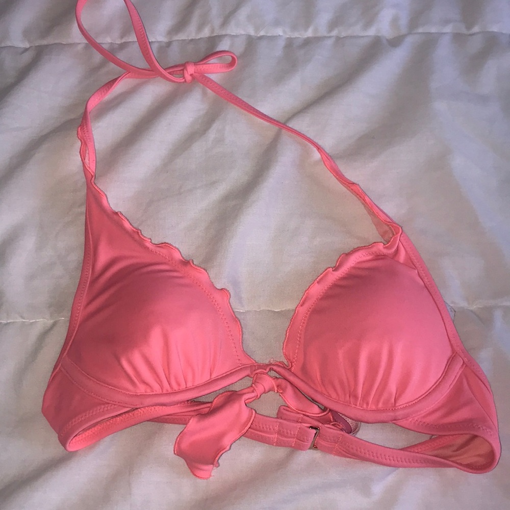 Victoria’s Secret bikini top 👙